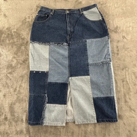 Vintage Patchwork Denim Maxi Skirt Womens 20W Star Stud Blue Front Slit Frayed - Picture 1 of 9